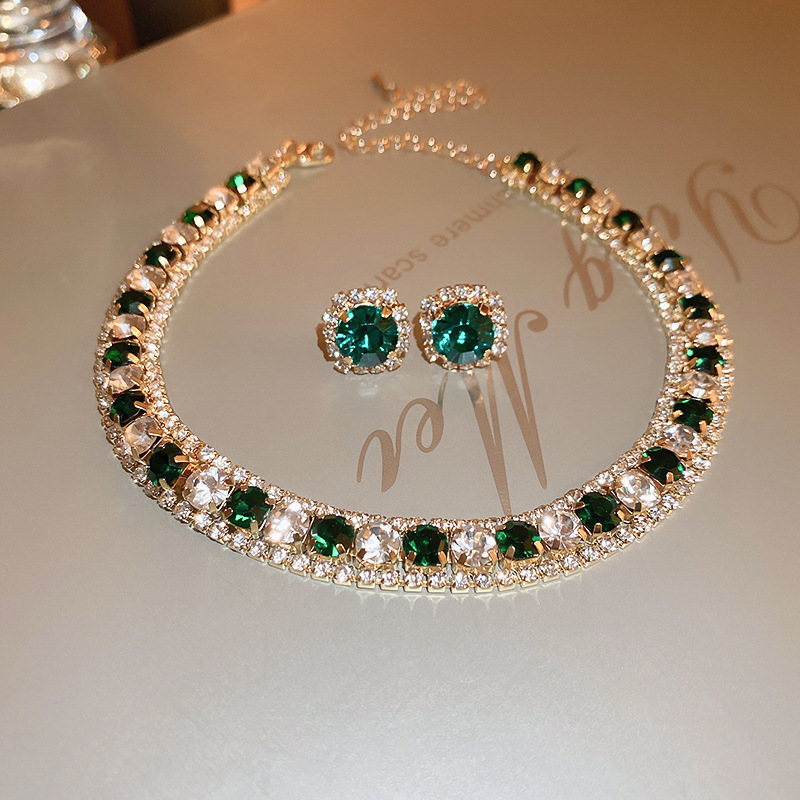 Wholesale Diamond Geometric Necklace and Earring Set Retro Court-style Collarbone Chain Fashionable Choker Necklace for Women