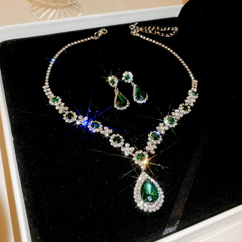 Hot Sale Diamond Luxury Style Fashion Pendant Trendy High-end Accessory Necklace and Earrings Set for Women