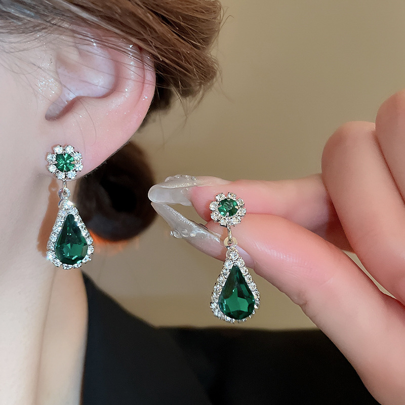 Hot Sale Diamond Luxury Style Fashion Pendant Trendy High-end Accessory Necklace and Earrings Set for Women